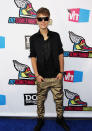 <p>J-Biebs! What's with the gold pants? We're not so keen on this rich teens look at the 2011 VH1 Do Something Awards...</p>