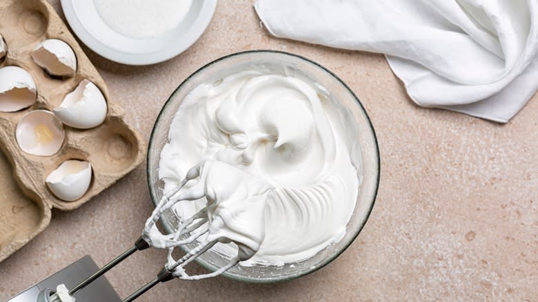 meringue egg whites with sugar
