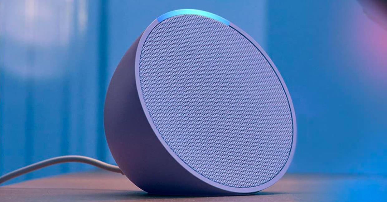 El parlante Echo Pop en color violeta - Imagen: Amazon.com