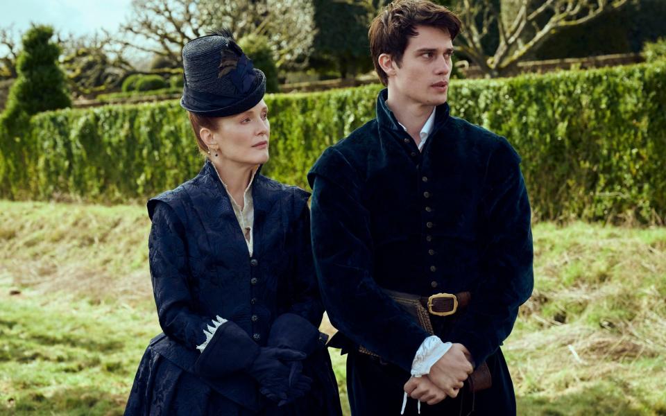 Julianne Moore and Nicholas Galitzine in Mary & George