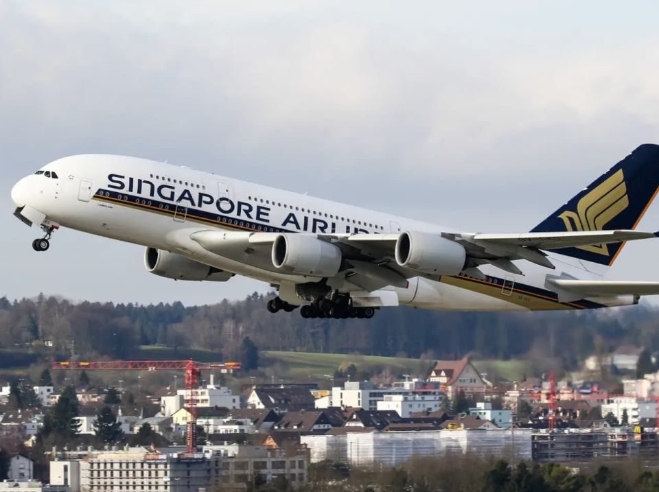 Das ist das Flugzeugmodell Airbus A380-800 von Singapore Airlines. - Copyright: SOPA Images/Kontributor/Getty Images