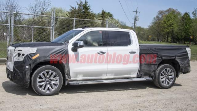 GMC Sierra, Chevrolet Silverado Interior Updates Coming 2022, GM Authority