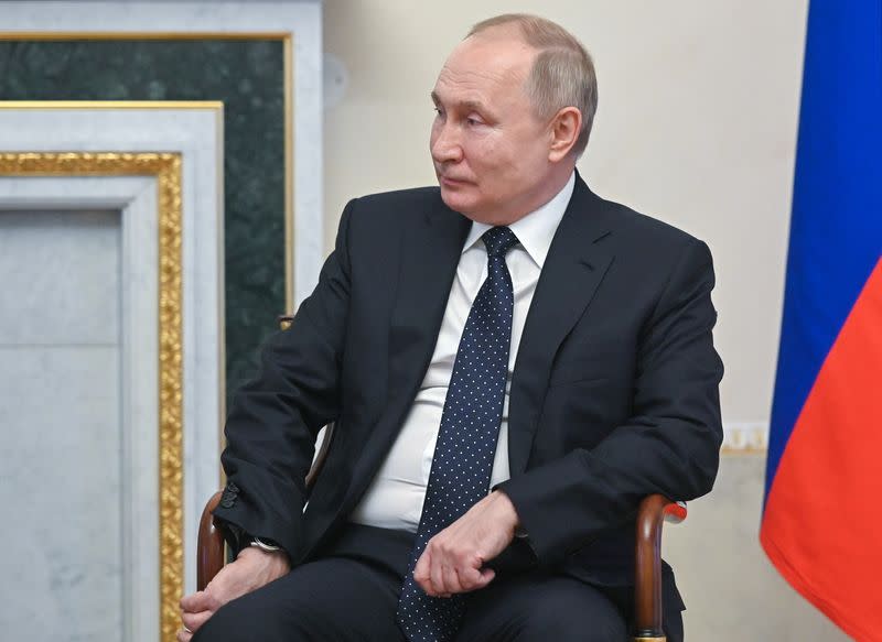 Russian President Putin meets with Kazakh former President Nazarbayev in Saint Petersburg