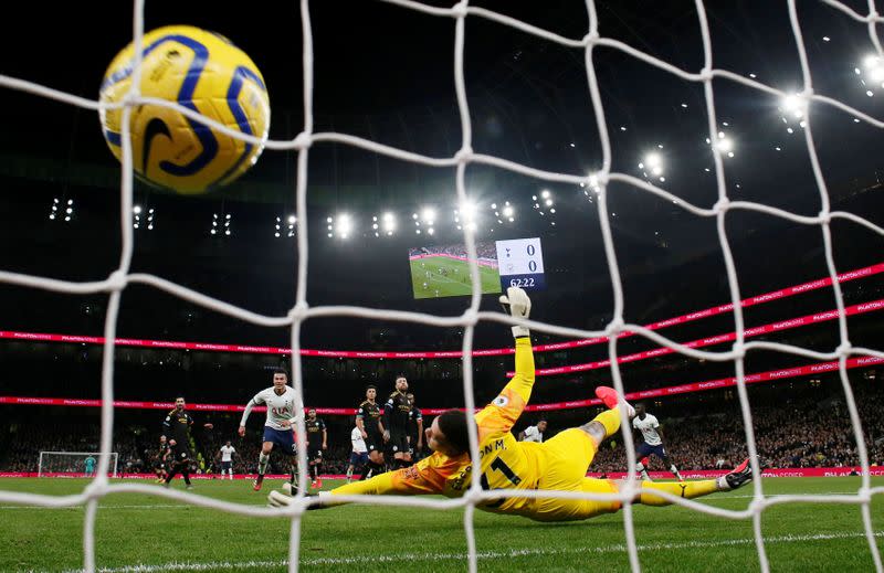 Premier League - Tottenham Hotspur v Manchester City