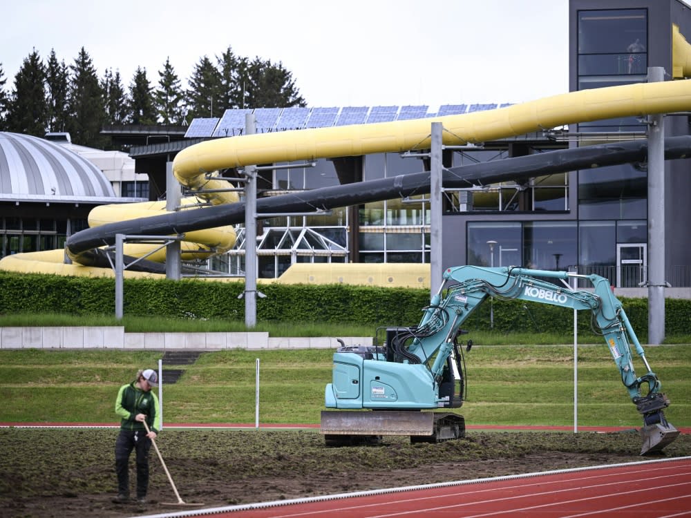 Die Dänen trainieren direkt am Wasserpark (IMAGO/Markus Ulmer)