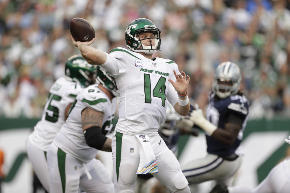 New York Jets quarterback Sam Darnold throws during the first half of an NFL football game against the Dallas Cowboys, Sunday, Oct. 13, 2019, in East Rutherford, N.J. (AP Photo/Adam Hunger)