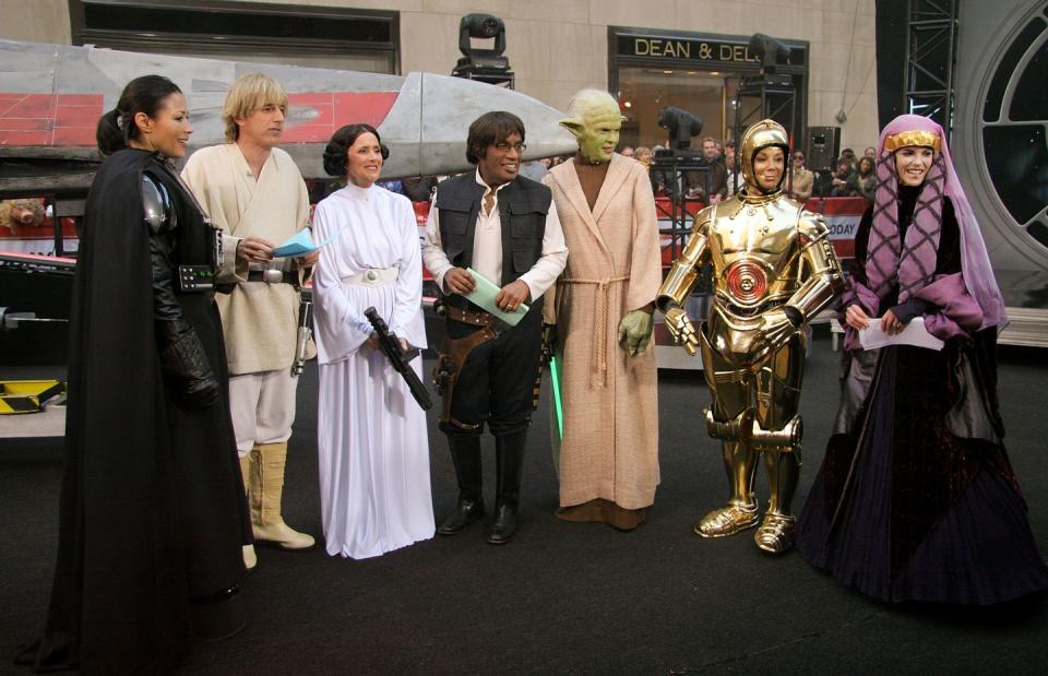 2009: The Cast Channels the Force for Halloween