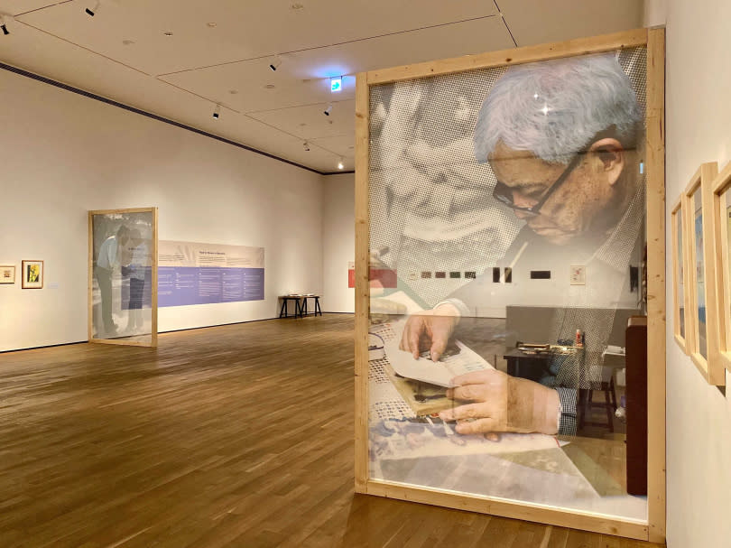 「手心的對話—潘元石雕版印刷教學特展」呈現藝術家創作與收藏的版畫、藏書票，與相關教學文獻和工具。