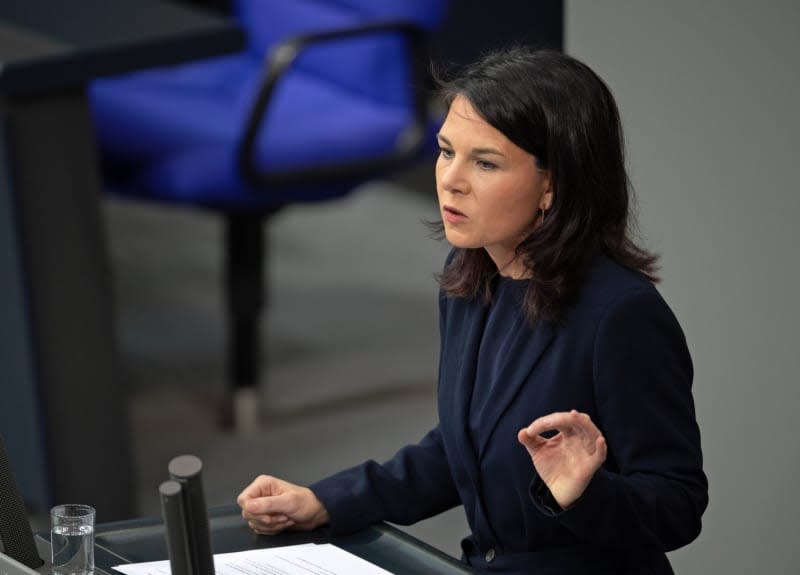 German Foreign Minister Annalena Baerbock speaks during the current affairs debate on the situation in Israel and the Palestinian territories during a plenary session of the German Bundestag. Jonathan Penschek/dpa