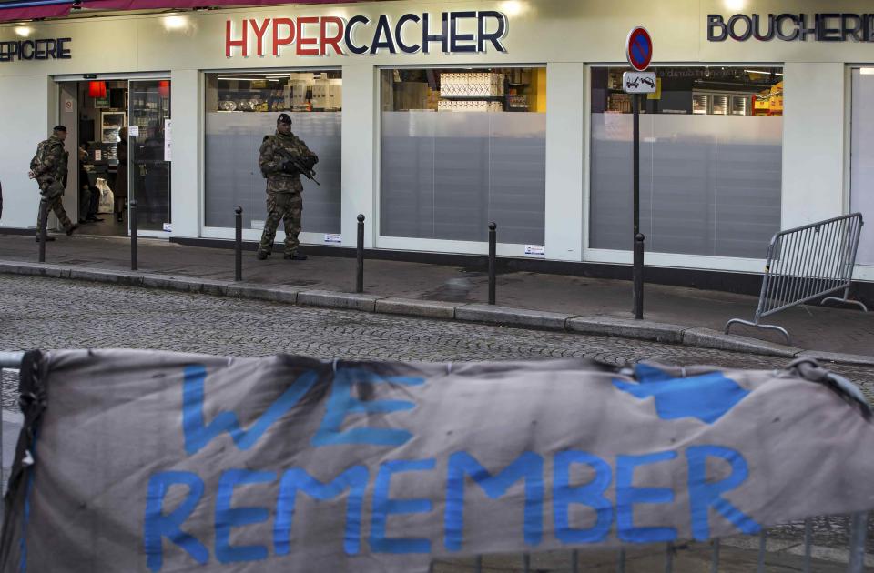 France commemorates Charlie Hebdo and kosher supermarket victims