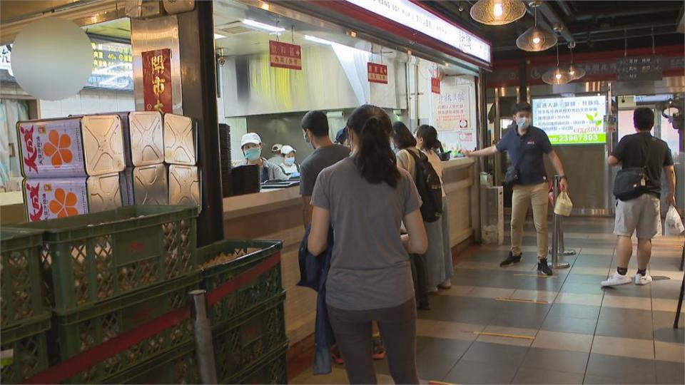 雙北三級警戒！「民眾宅在家」　 大稻埕、知名豆漿店冷清人潮畫面曝光