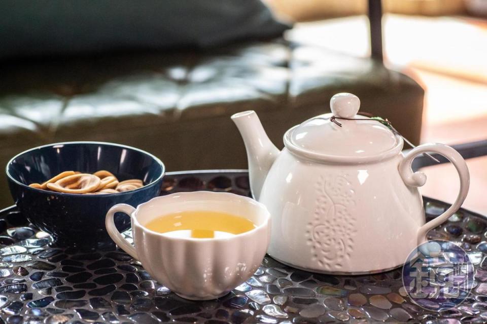 「阿里山珠露茶」喝起來清香爽口又耐人尋味。（300元／壺）
