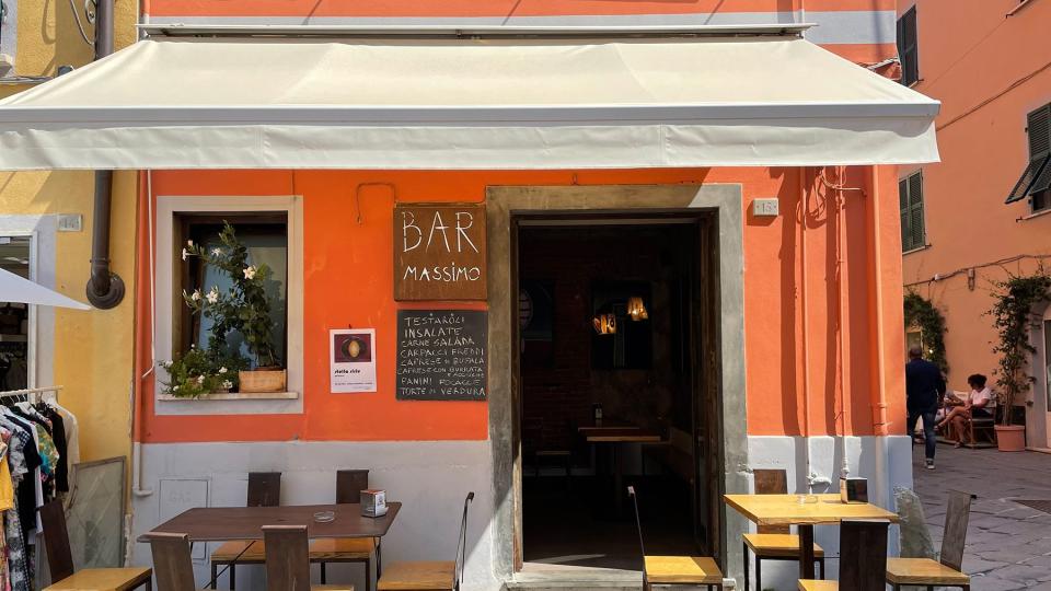 Street view of Bar Massimo in Sarzana