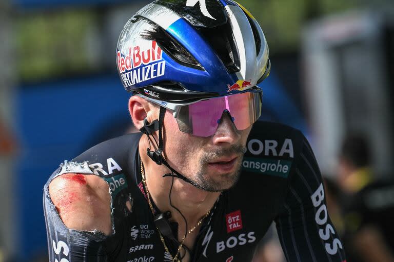 El esloveno Primoz Roglic sufrió lesiones en su brazo y hombro derecho al caer en la duodécima etapa del Tour de Francia.