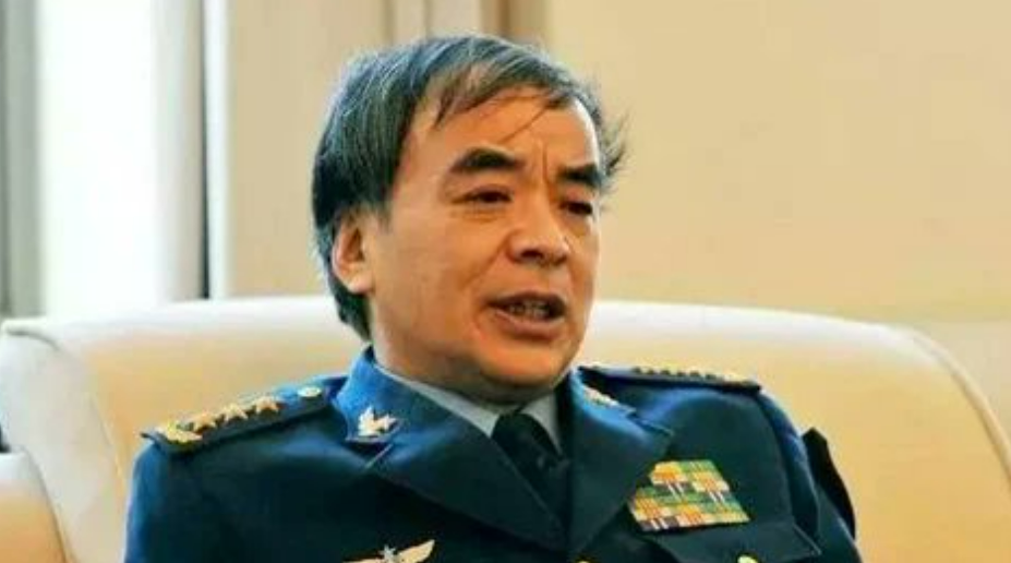 中國解放軍國防大學前政委劉亞洲涉嫌嚴重違法而落馬，更因此很可能被判死緩。   圖: 翻攝自高瑜推特 