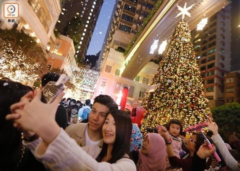 疫情影響市民消費意欲，調查指逾半受訪市民不花多於1,000港元過聖誕。
