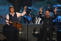 Paul McCartney y Ringo Starr durante su presentación en el concierto “The Night that Changed America: A Grammy Salute to the Beatles” el lunes 27 de enero de 2014. (Foto Zach Cordner/Invision/AP)