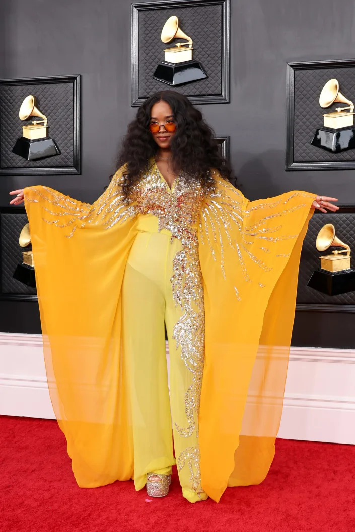 H.E.R. attends the 2022 Grammy Awards.