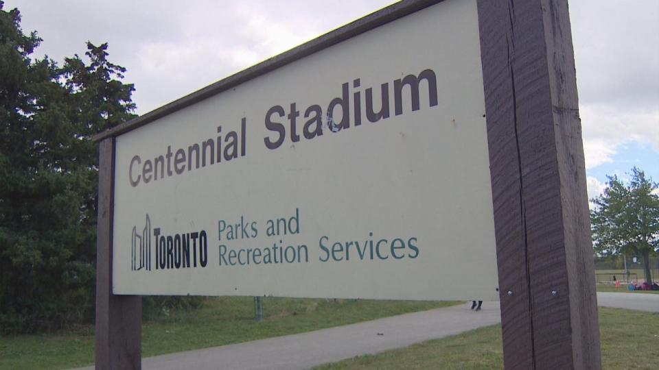 Le regretté maire Rob Ford était auparavant entraîneur de football au secondaire au Centennial Stadium, avant et pendant son mandat dans la salle du conseil municipal.