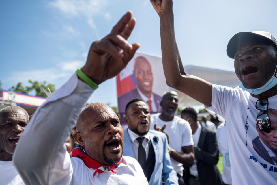 海地總統遭暗殺，當地還爆發大規模街頭示威。（圖／路透社）