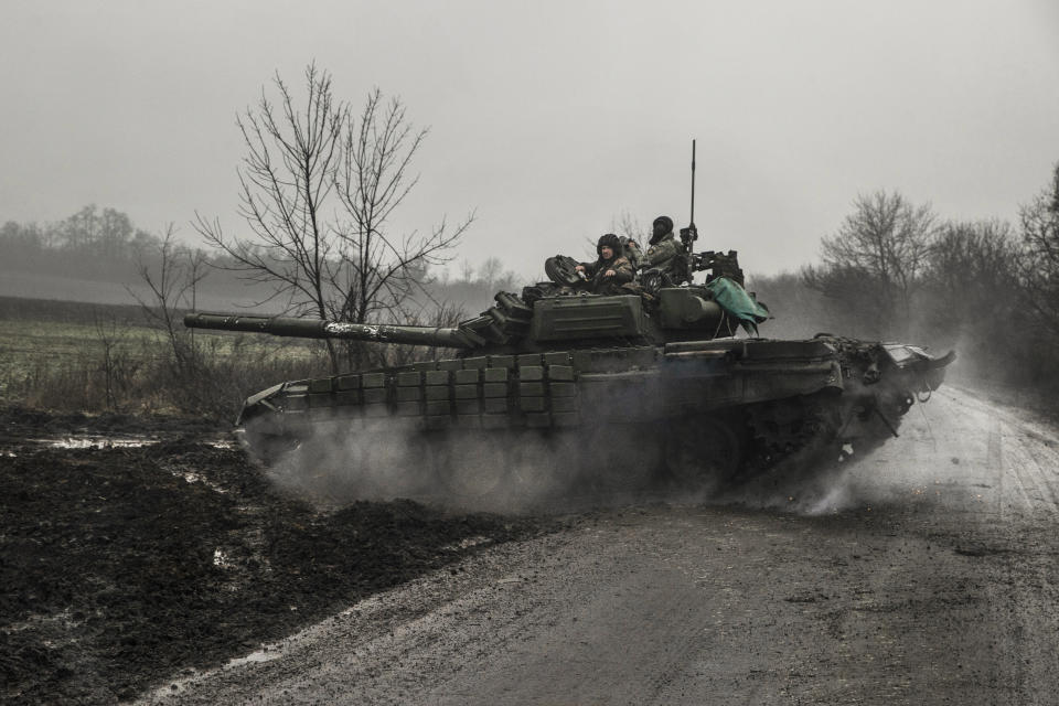 Un tanque ucraniano a las afueras de la ciudad de Bajmut, Ucrania, el 13 de diciembre de 2022. (Tyler Hicks/The New York Times)
