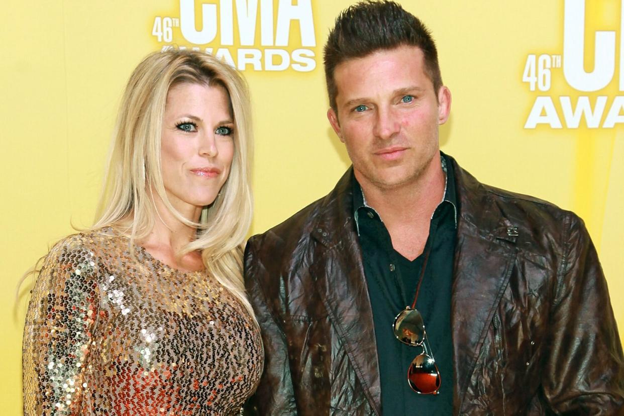 NASHVILLE, TN - NOVEMBER 01: Actor Steve Burton and wife Sheree Gustin attend the 46th annual CMA Awards at the Bridgestone Arena on November 1, 2012 in Nashville, Tennessee. (Photo by Taylor Hill/WireImage)