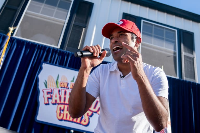 Republican hopeful Vivek Ramaswamy grabbed a mic and rapped an Eminem song at the Iowa State Fair on August 12, 2023 (Stefani Reynolds)