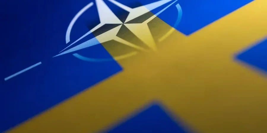 Flags of NATO and Sweden