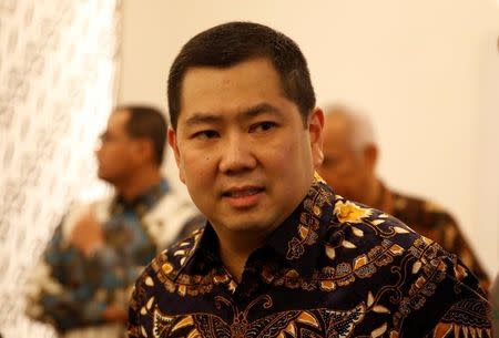 Chief Executive of Indonesia's MNC Group Hary Tanoesoedibjo talks during his visit to the Indonesia Stock Exchange (IDX) in Jakarta, Indonesia, February 3, 2017. REUTERS/Beawiharta