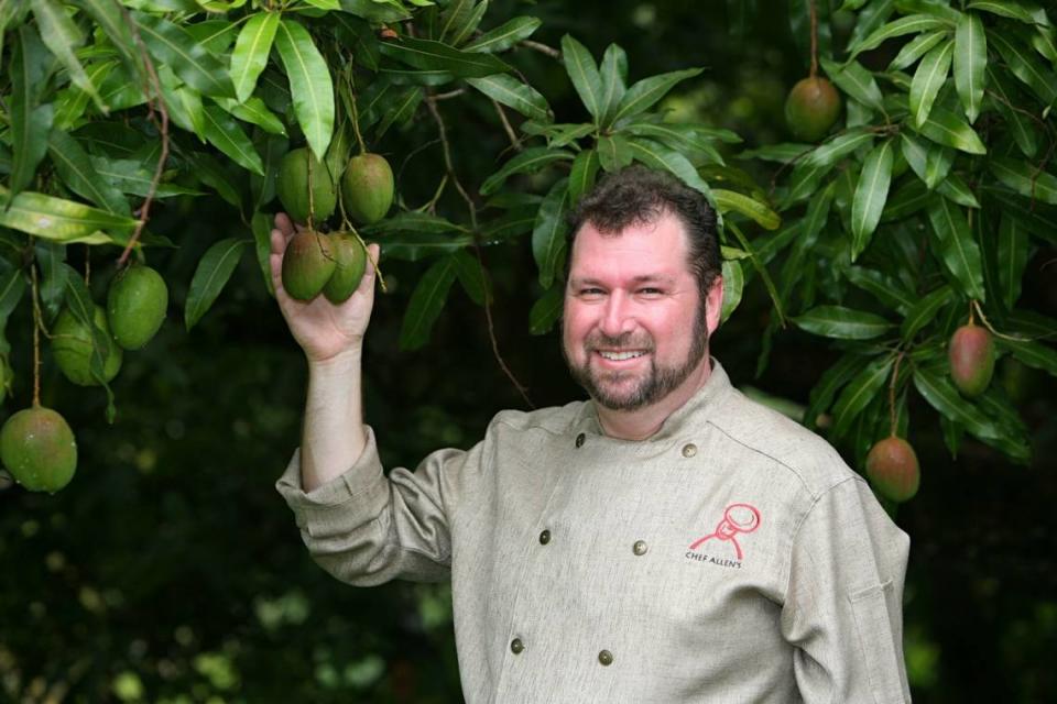 El chef Allen Susser ​tendrá a la venta su nuevo libro ‘Green Fig and Lion Fish’.