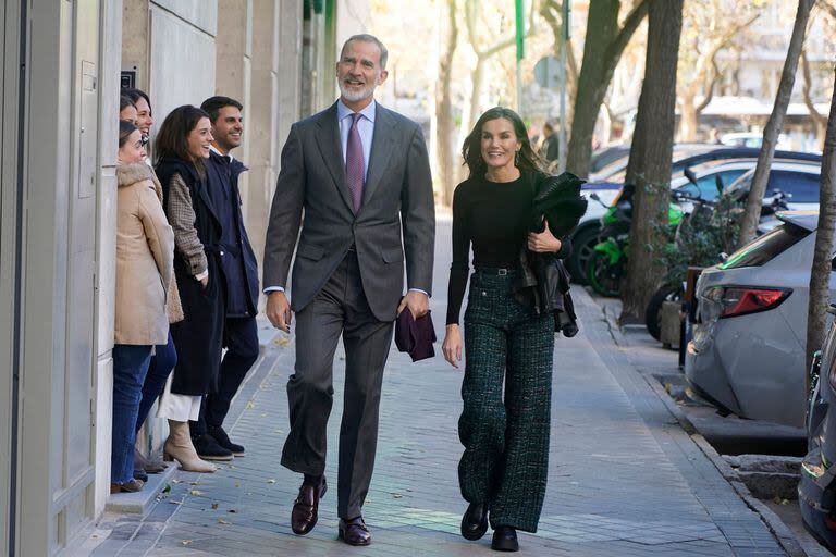 El cumpleaños de la Infanta Elena reúne en Madrid a los reyes, la infanta Cristina y el rey Emérito.