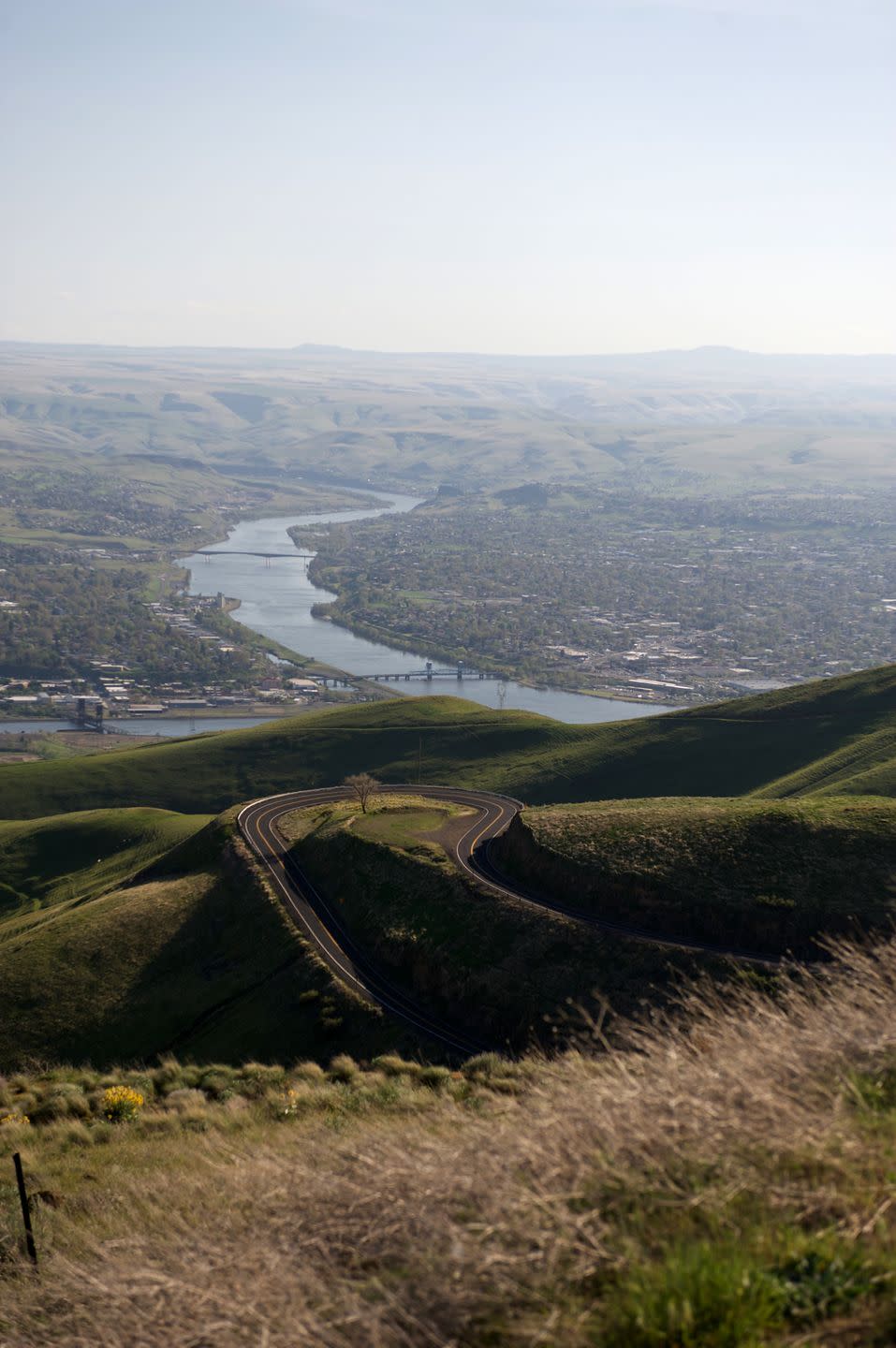 <p>Here's a geography fact you might not have known: It's possible to sail <a href="http://mentalfloss.com/article/58983/15-things-you-might-not-know-about-idaho" rel="nofollow noopener" target="_blank" data-ylk="slk:from the Pacific Ocean to Idaho;elm:context_link;itc:0;sec:content-canvas" class="link ">from the Pacific Ocean to Idaho</a> through the Snake and Columbia Rivers, which will take you to the farthest inland port on the West Coast, called Lewiston. </p>