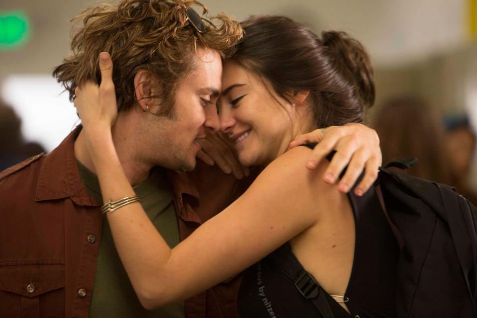 Shiloh Fernandez and Shailene Woodley in 'White Bird in a Blizzard'