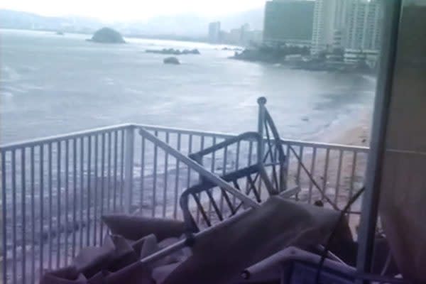 La devastación vista desde el hotel Elcano de Acapulco.