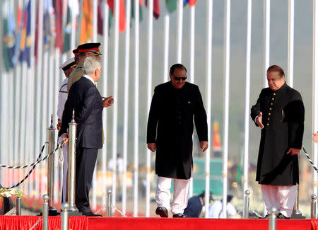 Pakistan's Prime Minister Nawaz Sharif (R) and President Mamnoon Hussain (C) arrive to attend the Pakistan Day military parade in Islamabad, Pakistan, March 23, 2017. REUTERS/Faisal Mahmod