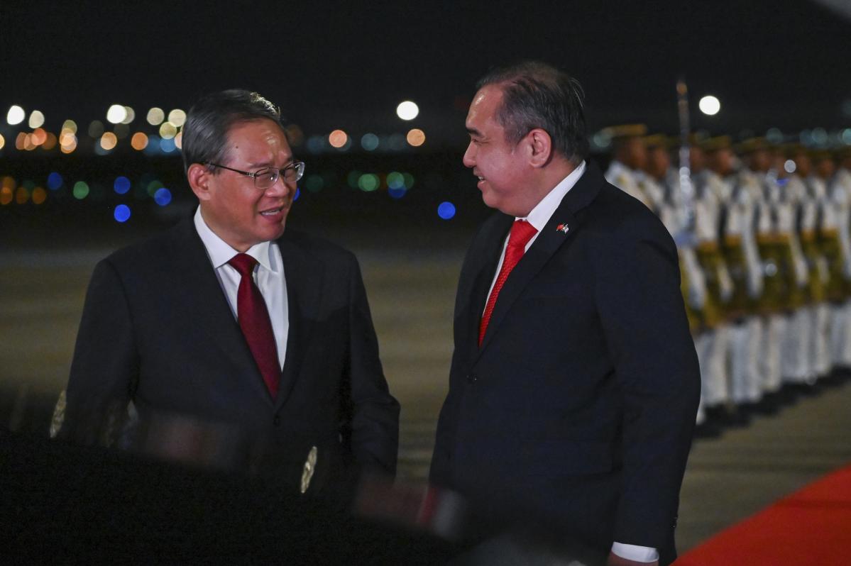 中国和马来西亚将在访问的李克强总理会见安瓦尔之际签署经济协议