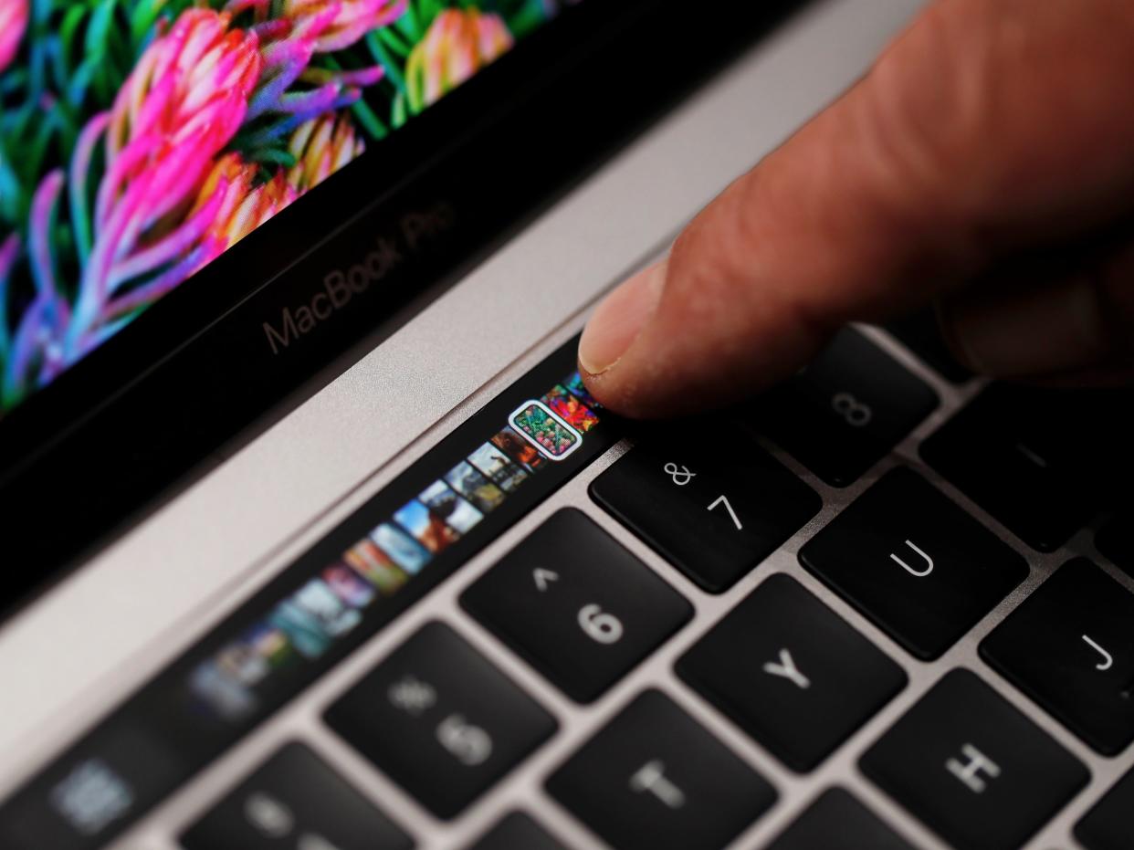 apple macbook pro touch bar
