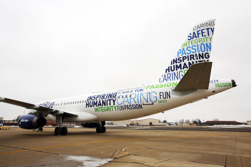 JetBlue Girds for Airline Hub War in Boston