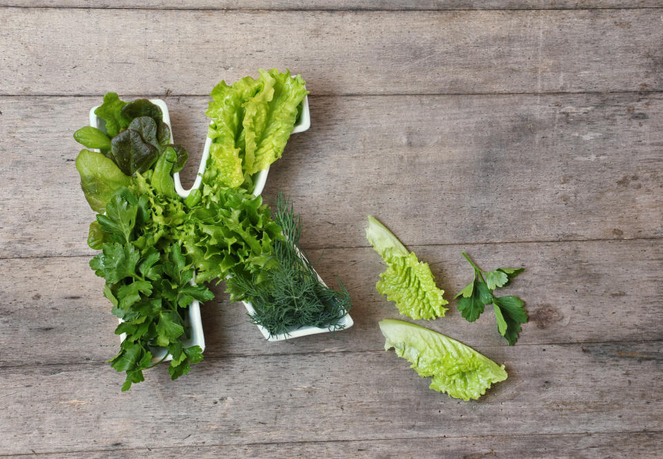 Los vegetales de hoja verde también contienen vitamina K. (Getty Creative)