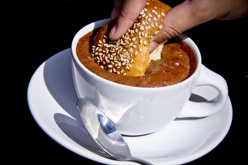 Desayunos de México. Pan de yema y chocolate