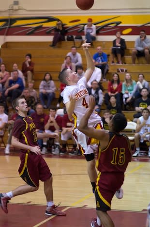 La Canada sophomore Brendan Hempstead scored 29 points hours after his father's funeral — Eric D. Danielson photo