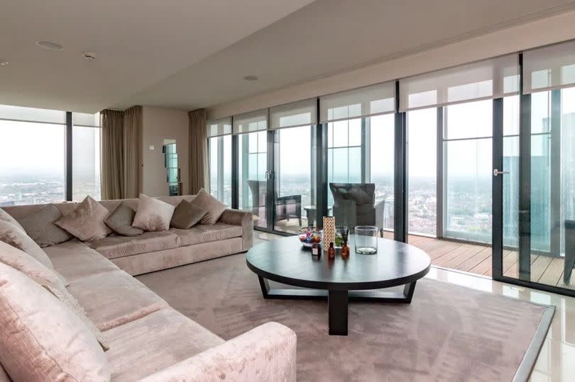 The living area -Credit:Savills / Zoopla