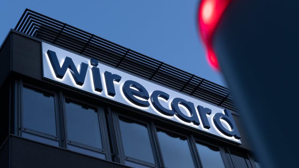 Die Münchner Staatsanwaltschaft geht davon aus, dass Wirecard seit 2015 Scheingewinne auswies, und ermittelt wegen gewerbsmäßigen Bandenbetrugs.