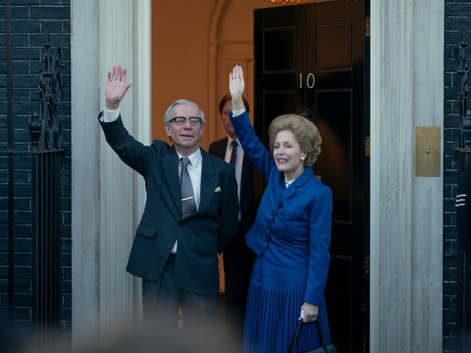 <p>Gillian Anderson and Stephen Boxer as Margaret and Dennis Thatcher</p>Des Willie/Netflix