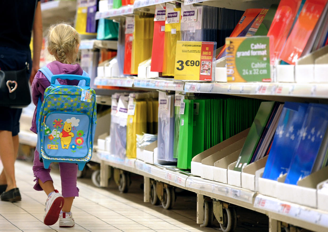 Avec l'inflation, l'addition peut s'avérer très salée au moment d'acheter les fournitures scolaires (Photo d'illustration Frederick FLORIN / AFP)