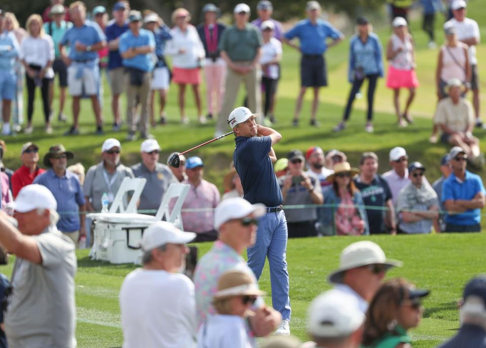 David Toms tees off on the 18th hole during the Galleri Classic at Mission Hills Country Club in Rancho Mirage, March 26, 2023.  