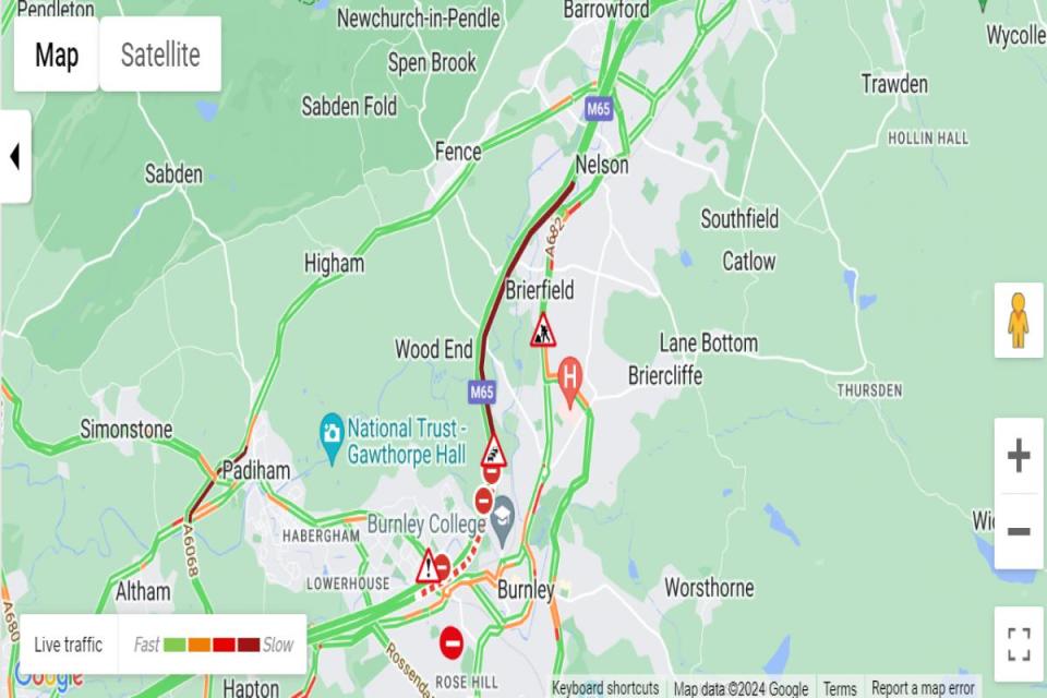 A stretch of the M65 is fully shut this morning after a serious crash i(Image: AA)/i