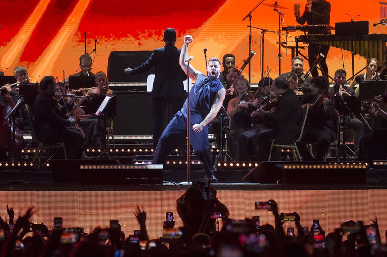 Ricky Martin, a puro baile y con orquesta