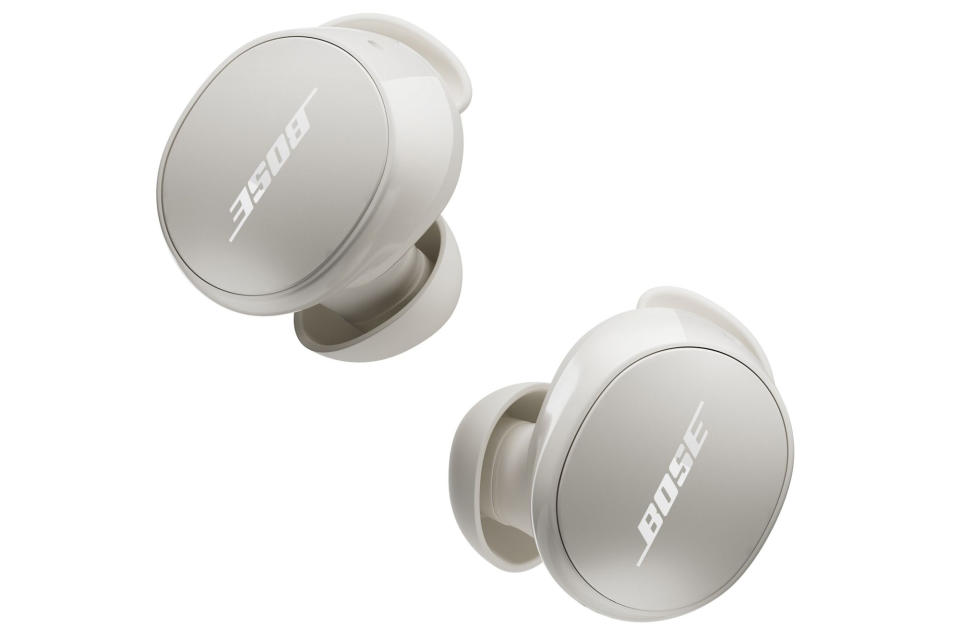 Earbud Bose QuietComfort memiliki bentuk yang direvisi dibandingkan dengan model terbaru lainnya. 