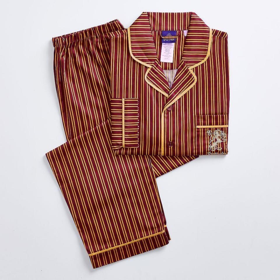 36) Harry Potter Gryffindor House Adult Pajama Set